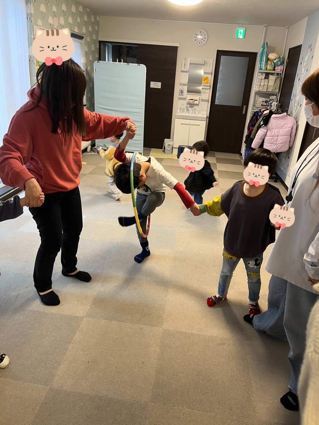 元町図書館&フラフープでチャレンジ✨