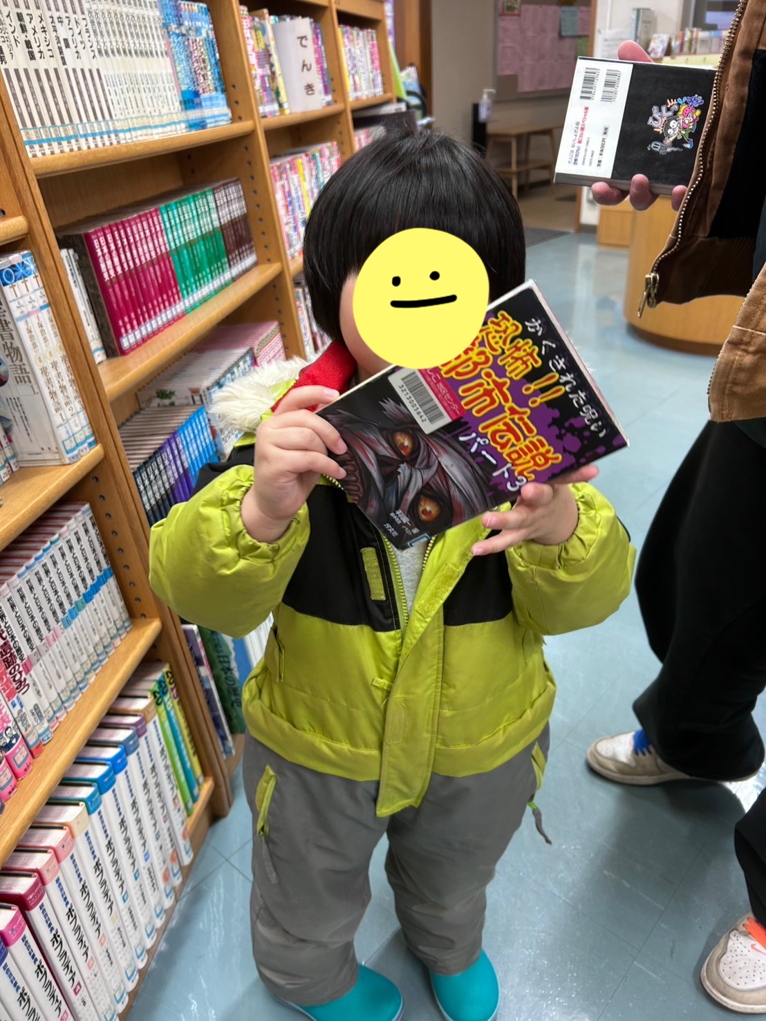 不思議な砂遊び&図書館へレッツゴー